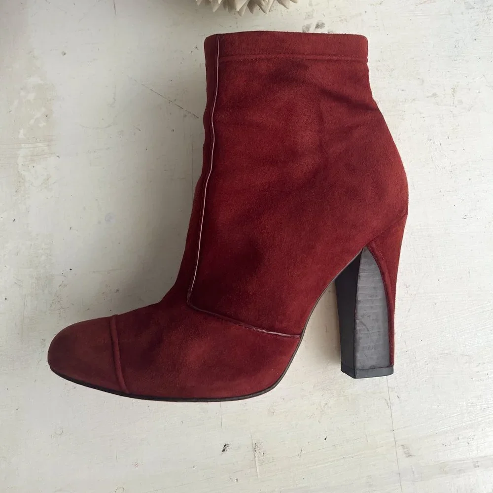 Cole Haan Rust Suede Almond Toe Cap Toe Ankle Boot D22838, Size: 8B - Picture 10 of 14